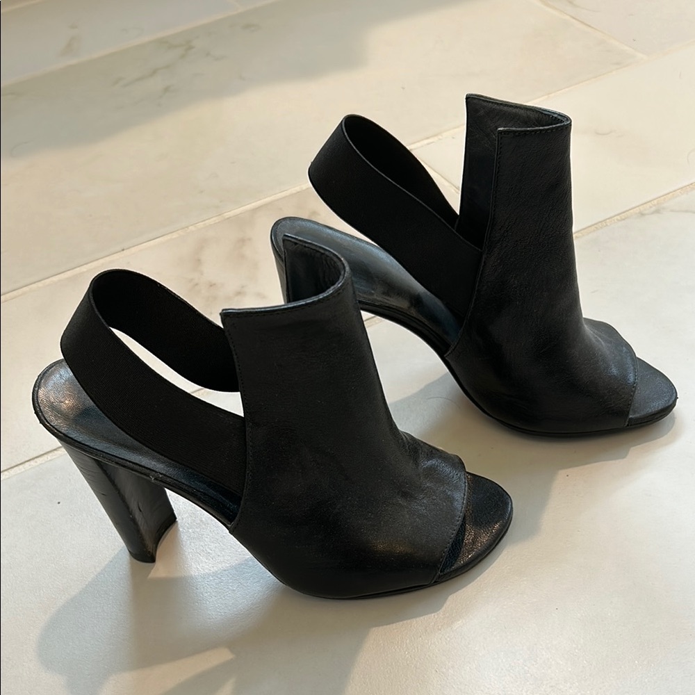Stuart Weitzman Black Mule Heels Modern Slip-On Design